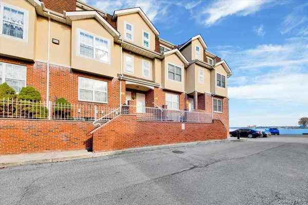 1 Patricia LN #403, Bronx, NY 10465