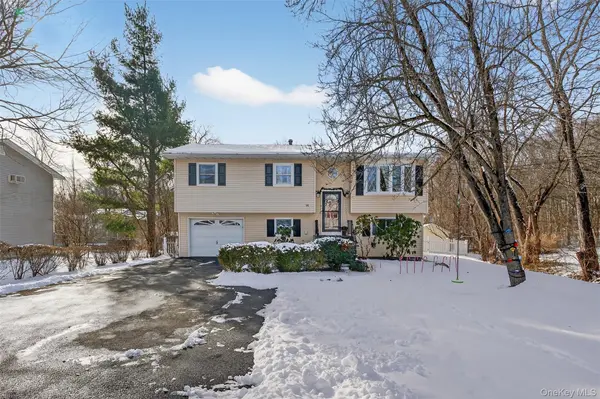 95 Sutton Park RD, Poughkeepsie, NY 12603