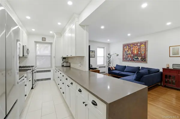 25-40 31st AVE #2L, Astoria, NY 11106