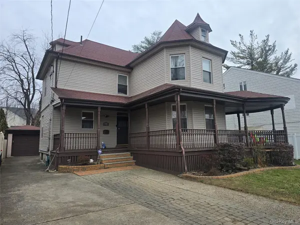 42-19 218 ST, Bayside, NY 11361