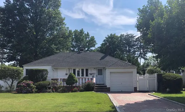 69 Soundview RD, Great Neck, NY 11020