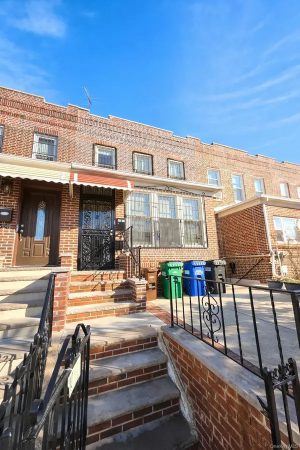 35-03 24th AVE, Astoria, NY 11103