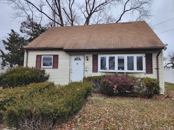 33 Parkway BLVD, Wyandanch, NY 11798