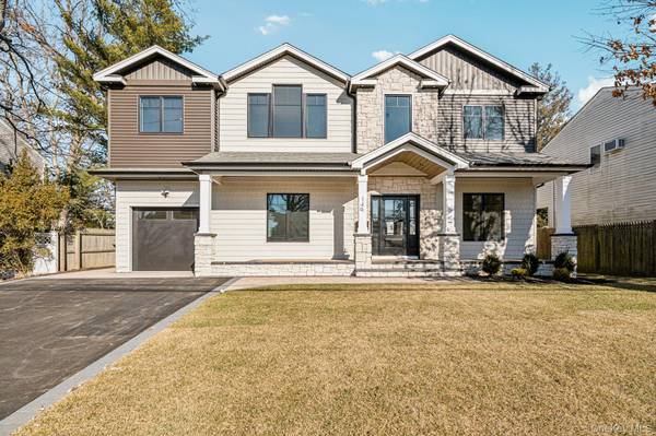 149 Harding ST, Massapequa Park, NY 11762