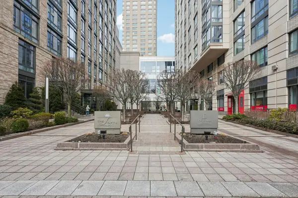 10 City PL #3D, White Plains, NY 10601