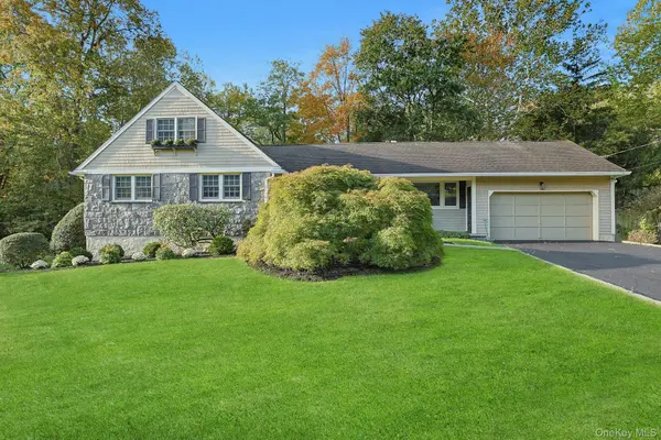 97 Winding Brook RD, New Rochelle, NY 10804