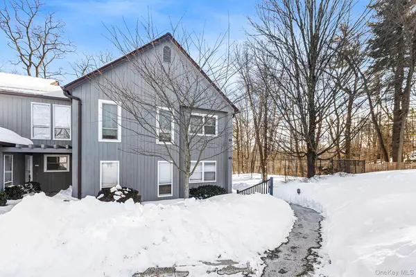 7 Woods Brooke LN #2, Yorktown Heights, NY 10598