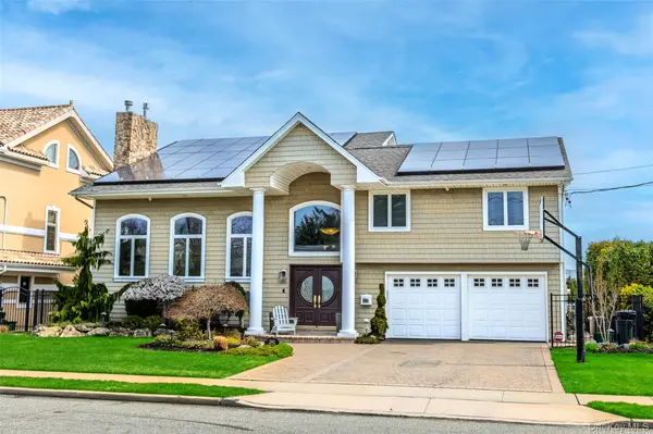 2883 Shore DR, Merrick, NY 11566