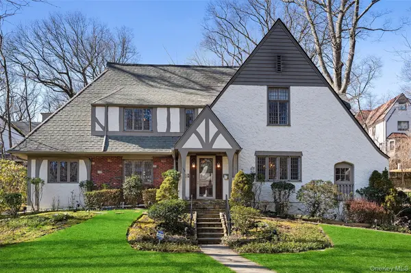 103 Aviemore DR, New Rochelle, NY 10804