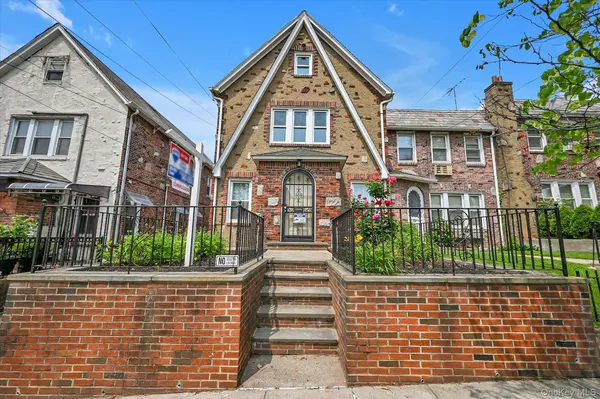 5428 65th PL, Maspeth, NY 11378