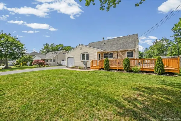 327 Barton AVE, East Patchogue, NY 11772