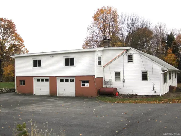 216 A and 216 B Hobbs LN, Clinton Corners, NY 12514