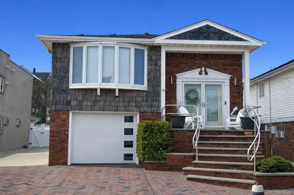 155 Beach 127th ST, Belle Harbor, NY 11694