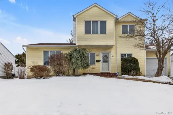 31 Steven ST, Plainview, NY 11803