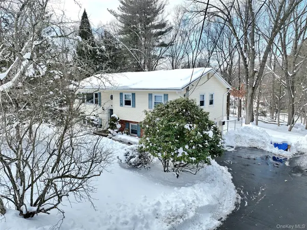 9 Mary Beth DR, Airmont, NY 10901