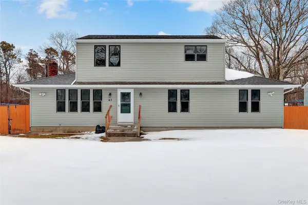 43 Carver BLVD, Bellport, NY 11713
