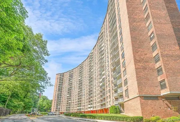 9060 Union TPKE #4F, Glendale, NY 11385