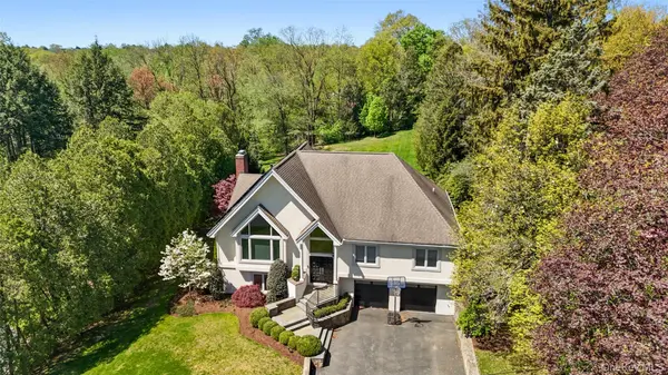 33 Hillandale RD, Rye Brook, NY 10573