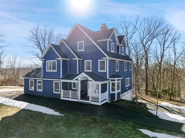 35 Summit DR, Mahopac, NY 10541
