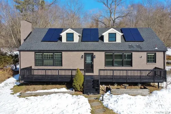 23 Robert RD, Poughkeepsie, NY 12603