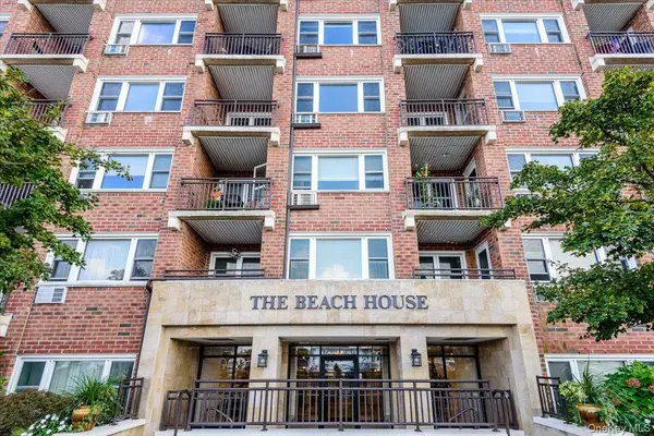 740 E Broadway #3L,  Long Beach,  NY 11561