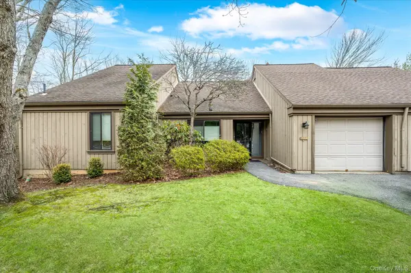 392 Heritage HLS #A, Somers, NY 10589