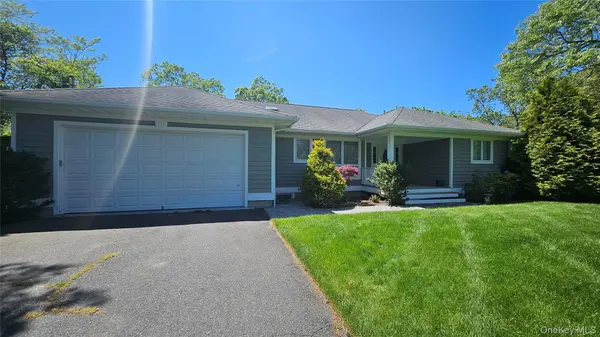 11 John ST, Westhampton Beach, NY 11978