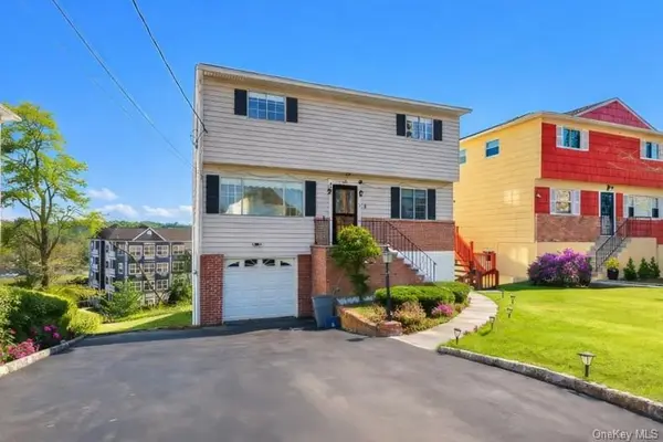 65 Skymeadow PL, Elmsford, NY 10523