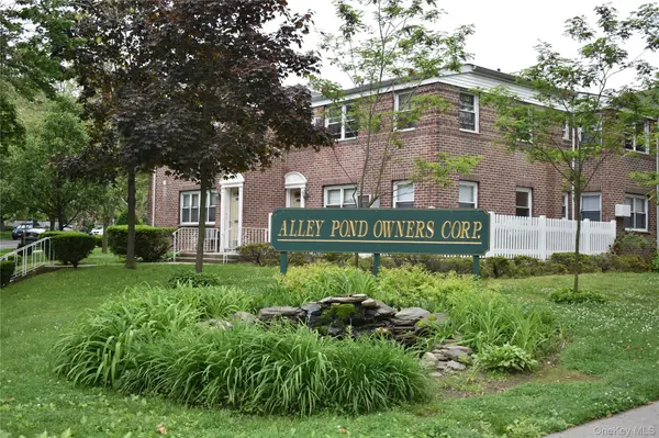 224-07 Kingsbury AVE #B, Bayside, NY 11364