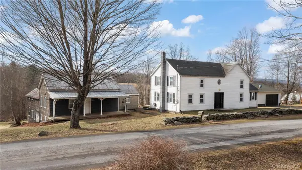 700 Mettacahonts RD, Accord, NY 12404