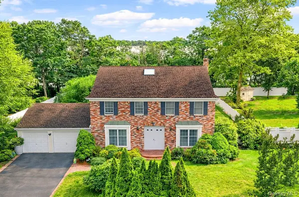 30 Ashford DR, Bohemia, NY 11716