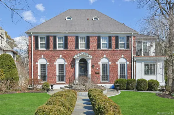 81 Oxford RD, New Rochelle, NY 10804