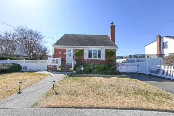 380 Doris AVE, Franklin Square, NY 11010