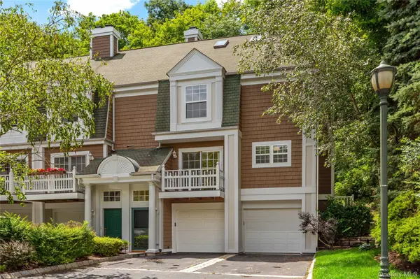 2 Deer Tree LN, Briarcliff Manor, NY 10510