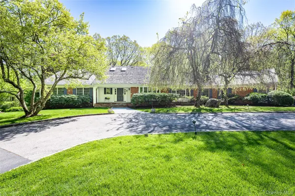 16 Carolyn PL, Armonk, NY 10504