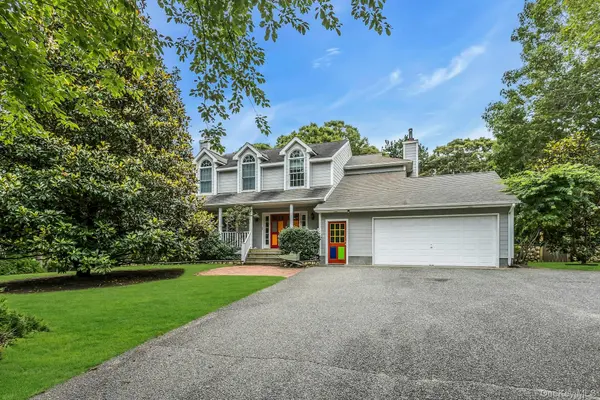 104 B Squiretown RD, Hampton Bays, NY 11946