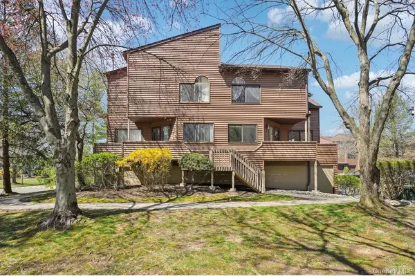 22 Tulip CT, Nanuet, NY 10954