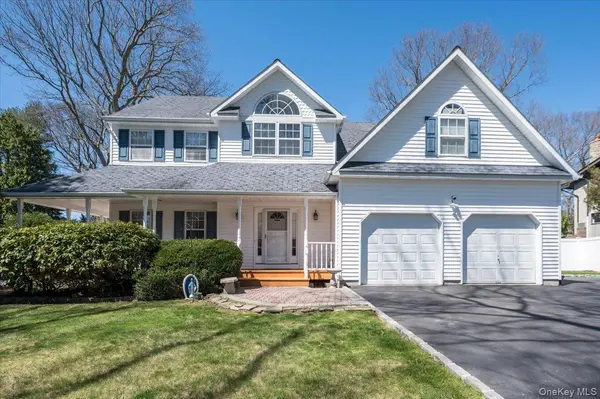 20 Pineacre DR, Smithtown, NY 11787
