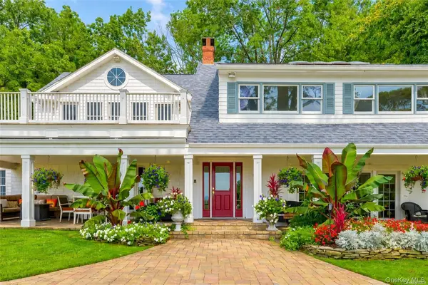 16 Beach RD, Northport, NY 11768