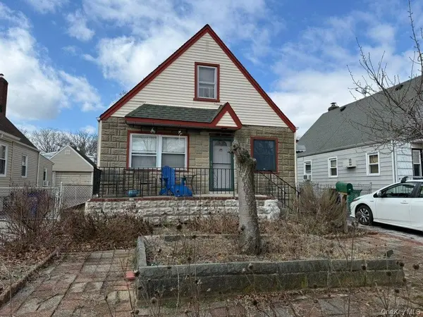 78-36 269th ST, New Hyde Park, NY 11040