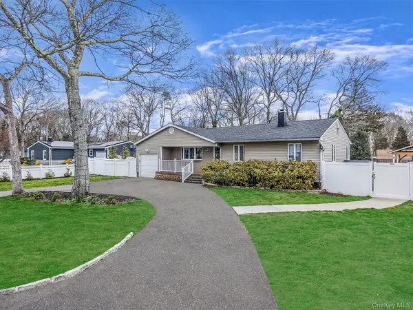47 Mayfield DR, Mastic Beach, NY 11951