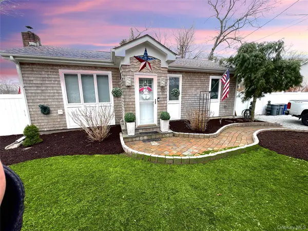 30 Classon AVE, Mastic, NY 11950