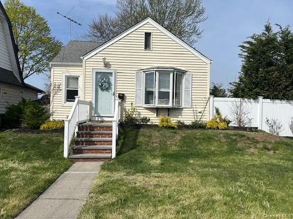 2984 Grand BLVD, Baldwin, NY 11510