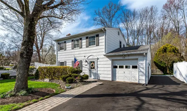 148 Lake RD, Valley Cottage, NY 10989
