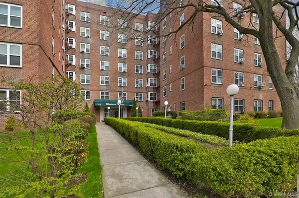 182-25 Wexford TER #505, Jamaica Estates, NY 11432
