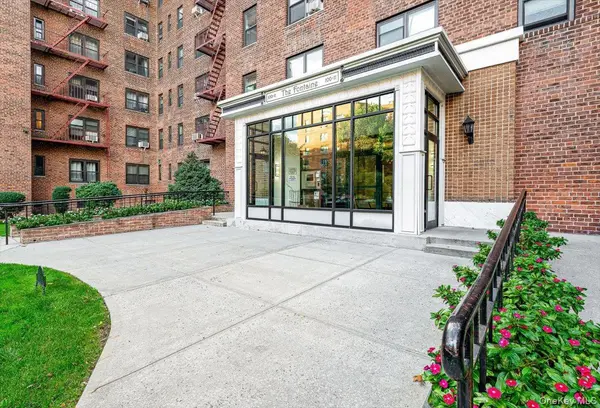 100-11 67th RD #421, Forest Hills, NY 11375