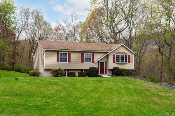 25 Boswell RD, Putnam Valley, NY 10579