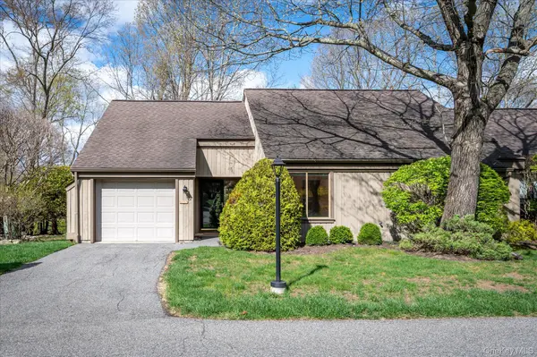 371 Heritage HLS #A, Somers, NY 10589