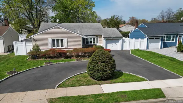 1522 Rica PL, Valley Stream, NY 11580
