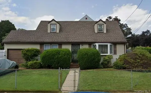 247 Windsor Pkwy, Hempstead, NY 11550